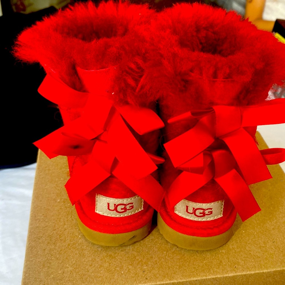 They are used girl's size 7k in good condition
